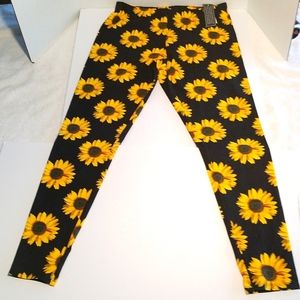 Sunflower ankle leggings New with tags No Boundaries NOBO SIZE Med.